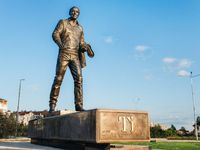 A monument to the legendary director of VSMPO-AVISMA in Verkhnyaya Salda gets chosen by people
